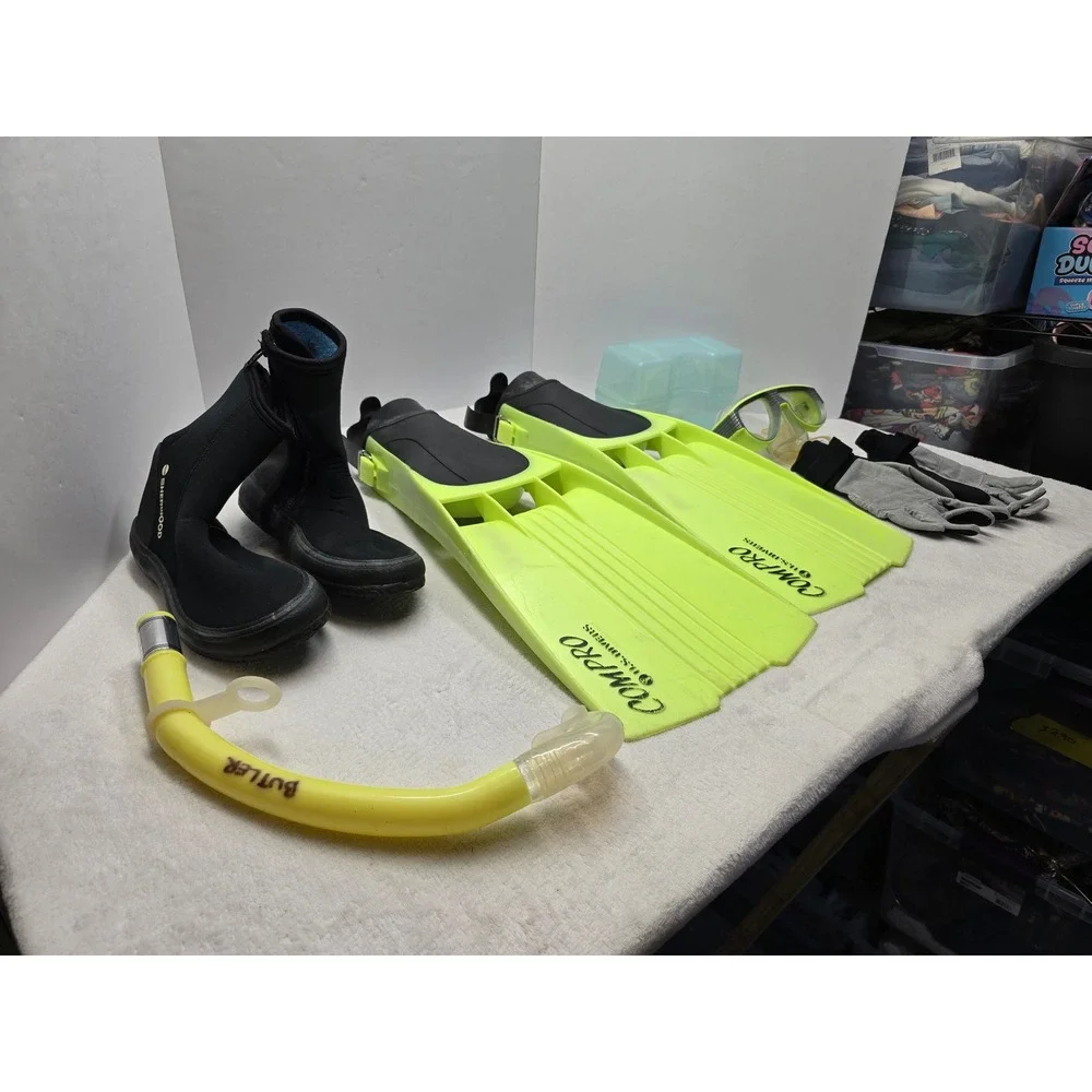 US Divers Compro Fins Sherwood Boots Snorkel Mask Gloves Set Neon Yellow Size 8